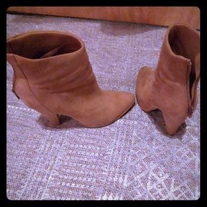 Camel booties
